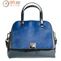 Furla弧形藍×黑色兩用袋 $7,450 （a）