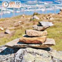 疊石許願在亞洲非常流行，估不到連挪威亦可見到。