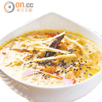 Aloo Tikki Chana Chaat $58（c）<br>是最傳統的印度醬料，混合了乳酪、白豆、茴香等，清新怡人。