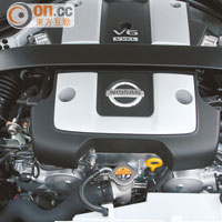自然吸氣3.7公升V6引擎，每當觸及7,000rpm時可輸出333ps馬力。