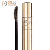 Eyes<br>灰黑色 PassionEyes Duo Mascara $300<br>刷毛剪裁特殊，中部刷毛較長，尾部較短，和睫毛的自然形態相似，得以同時黏起、塗抹和捲曲睫毛。