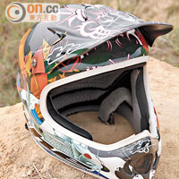 頭盔<BR>Full Face單車頭盔有效覆蓋頭部，比其他款式提供更佳保護。