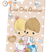 電話殼是大熱精品，像圖中款式「Love One Another」，最適合情侶。 $105