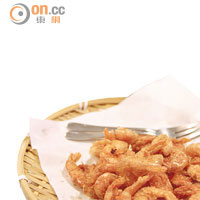 香口惹味的Nikko Shrimp，有點像日式炸櫻花蝦，Baht 220（約HK$54）。