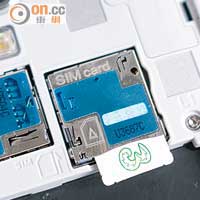 香港用家可經3G SIM卡上網，可惜仍未支援4G制式。