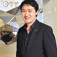 品牌經理岡部義昭解說店舖的設計概念。