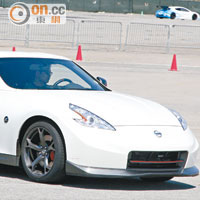 370Z Nismo經原廠直接改裝倍添動感，車身線條突出。