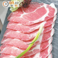 SPF豚肉 $138<br>在高級超市的貨架也找得到的上等泰國豬肉，標榜無菌衞生，入口腍滑。