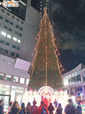 位於新梅田展望台底下的聖誕市集，今年已是第20年舉辦。