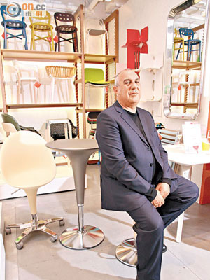遠道來港出席新店開幕禮的國際級設計師Stefano Giovannoni，於1996年發表Bombo Range系列，深受顧客歡迎，推出至今仍是Magis最暢銷的產品之一。