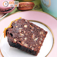 Cake Chocolat Orange $30/件<br>材料包括橙汁、橙肉片及朱古力的蛋糕，入口清新不會太甜。