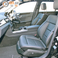 前排採用電動控制座椅配記憶系統，乘坐感舒適。