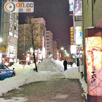 日本新年時關店是正常事。