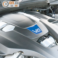 引擎採用V6款式，同時導入了渦輪增壓技術。