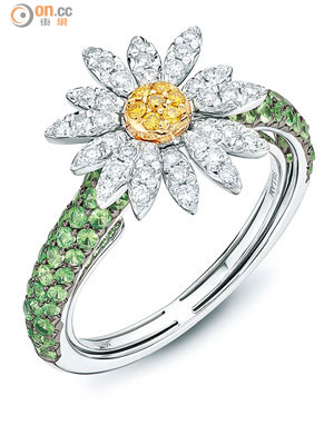 各款雛菊鑽石及黃鑽戒指，立體鑲工近乎完美。
