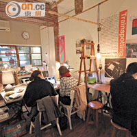 Cafe底層是典型的洋風設計，為訪客打造悠然自得的空間。