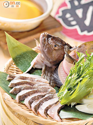 鮮魚水菜涮涮鍋 $260<br>湯底以鮮魚熬製而成，夠香濃，放嫩滑肥美魚肉，輕輕涮熟，享受魚肉的脂香。