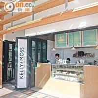 Cafe在日間盡量以天然光照明，節能又環保。