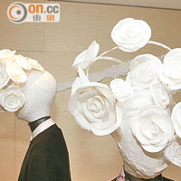 Chanel 2009春夏高級女裝訂製服時裝騷的紙製頭飾乃是加茂克也的作品。