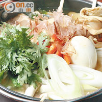 韓式炸魚片湯 $158<br>暖胃的炸魚片湯是韓國著名的小吃之一，配燒酒吃特別滿足。
