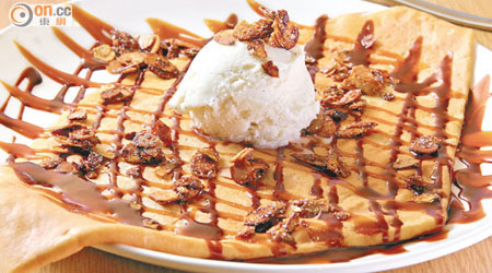 Chocolate Sauce, Salted Butter Caramel, Almonds, Vanilla Ice Cream Crêpe $58 <br>朱古力和海鹽牛油焦糖醬料皆由小店自家調製，不會一味死甜，配雲呢拿雪糕，夠晒香甜。