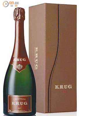 Krug年份香檳2003  $1,760/瓶<br>2003年份香檳蘊含的黑葡萄成分比平常高，也因此而採用了較少量的霞多麗（Chardonnay）葡萄，富清新果香、細緻泡沫和酒體。