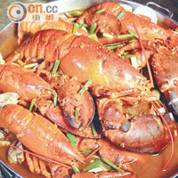 這道法國龍蝦海鮮鍋是寶哥最滿意的示範菜式之一，體現了西菜中煮的精髓。