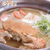 毛蟹味噌鍋 $480<br>山口師傅祖籍北海道，為菜單加入了當地風格的菜式，如這道鍋物湯底就吸盡毛蟹精華，非常鮮甜。
