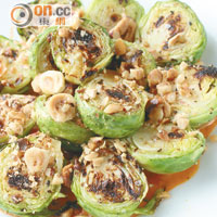 Mr. Tao's Quick Roasted Brussel Sprouts $98<br>將新鮮椰菜仔開邊，慢火煎至焦香，甘甘澀澀的味道，還有香脆的榛子碎粒，出奇地好吃。