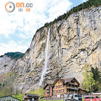 位於Lauterbrunnen的Staubbach Falls高達300米，是全瑞士第二高。