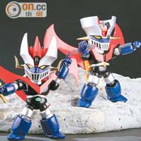 Action Toys ES合金鐵甲萬能俠1號（右）及鐵甲萬能俠2號（左）。售價：$398/各<br>當朋友號或金鷹號與頭部結合，便會出現雙眼發光效果。