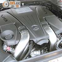 V8引擎力量充沛，還可做出低至8.6L/100km的不高耗油數值。
