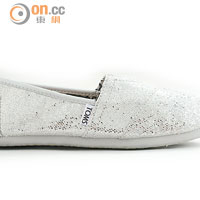 Toms銀色帆布鞋 $550（a）