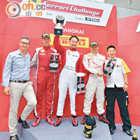 來自中國的Anthony Liu（中），包辦Trofeo Pirelli組兩個回合冠軍。
