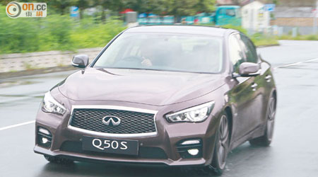 增設DAS線控主動轉向系統的Infiniti Q50S Hybrid，單憑上佳操控表現已能擊敗歐洲對手！