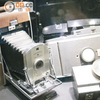 第一部即影即有相機Polaroid Land Camera造型精美，絕對是當年的潮物。