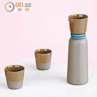 Hot/Cold Carafe<br>由一個水瓶、兩個水杯組成，水杯可疊在水瓶上。瓶身有兩個橡膠圈，能有效隔熱。$550/套