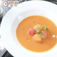 Gazpacho<br>用歐洲時令番茄及青瓜煮成，加入燈籠椒令鮮甜的凍湯帶有淡淡辣香。