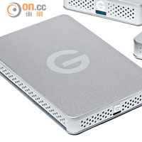 G-Drive提供2TB的ev 220及512GB的ev SSD型號選擇。 售價：$2,730（ev 220）、$3,900（ev SSD）