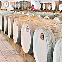酒窖中全是自1878年至今釀製的砵酒，可說價值連城。