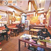 寧波風味小館屬典型的中式餐館布置。