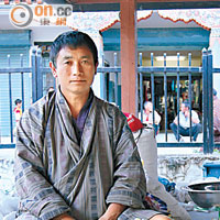 靠賣米養活一家5口的Tshering別無所求，只要稻米收成穩定，就足以讓他開懷大笑。