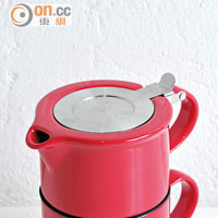 Tea For One by FORLIFE<br>茶壺連茶杯，二合一設計添方便，內置0.3毫米不銹鋼細密茶隔。$435