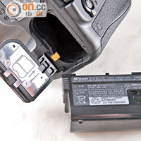 採用EN-EL15電池，D610和D810都係用佢，約可拍攝1,230張相片。