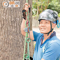 中華樹藝師學會資深教練Gary指出，近年香港愈來愈多人玩攀樹。