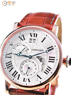 Rotonde de Cartier大日曆逆跳雙時區晝夜顯示腕錶，搭載1904-FU MC型機芯 $192,000（18K玫瑰金款式、銀色錶盤配啡色鱷魚皮錶帶）