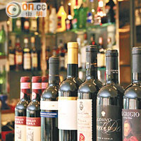 餐廳帶來了意大利數十款紅白酒、香檳、果酒等，每瓶由$300起。