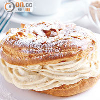 Paris Brest $68<br>驟眼看以為是冬甩，其實是地道的花都甜點之一，裏面夾雜了大量幼滑香甜的忌廉，還滲着濃濃的榛子香。