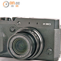 Fujifilm X30植入電子觀景器及反芒設計。<br>售價：$4,680