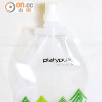 Platypus Soft Bottle<br>可摺式設計，慳位之選。$85（b）